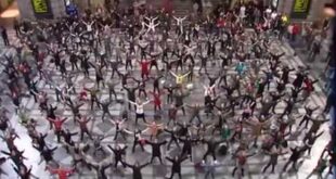 Dancers performing to Do-Re-Mi in Antwerp Central Station
