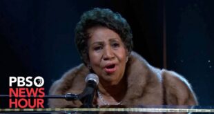 Aretha Franklin singing Natural Woman at the piano at the 2015 Kennedy Center Honors