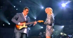 Carrie Underwood and Vince Gill performing How Great Thou Art at ACM Girls Night Out