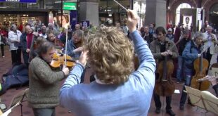 Copenhagen Phil playing Ravel's Bolero at Copenhagen Central Station