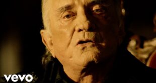 Johnny Cash in the music video for Hurt