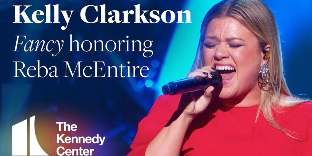 Kelly Clarkson singing Fancy for Reba McEntire at the 2018 Kennedy Center Honors