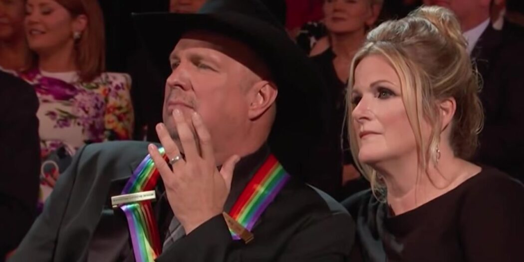 Garth Brooks and Trisha Yearwood watch Kelly Clarkson sing The Dance at the Kennedy Center Honors