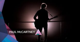 Paul McCartney performing I've Got a Feeling with John Lennon on screen at Glastonbury 2022