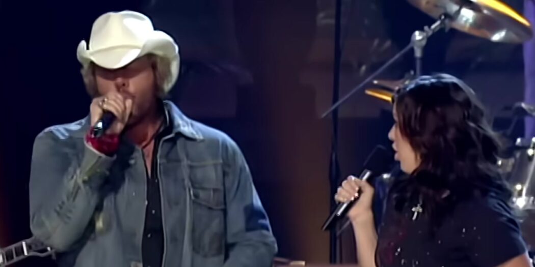 Toby Keith and his daughter Krystal Keith singing Mockingbird at the 2004 CMA Awards