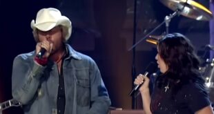 Toby Keith and his daughter Krystal Keith singing Mockingbird at the 2004 CMA Awards