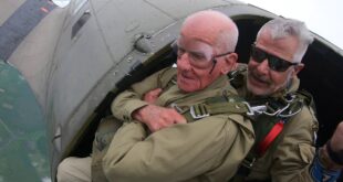 97-year-old D-Day veteran Tom Rice parachuting into Normandy in 2019